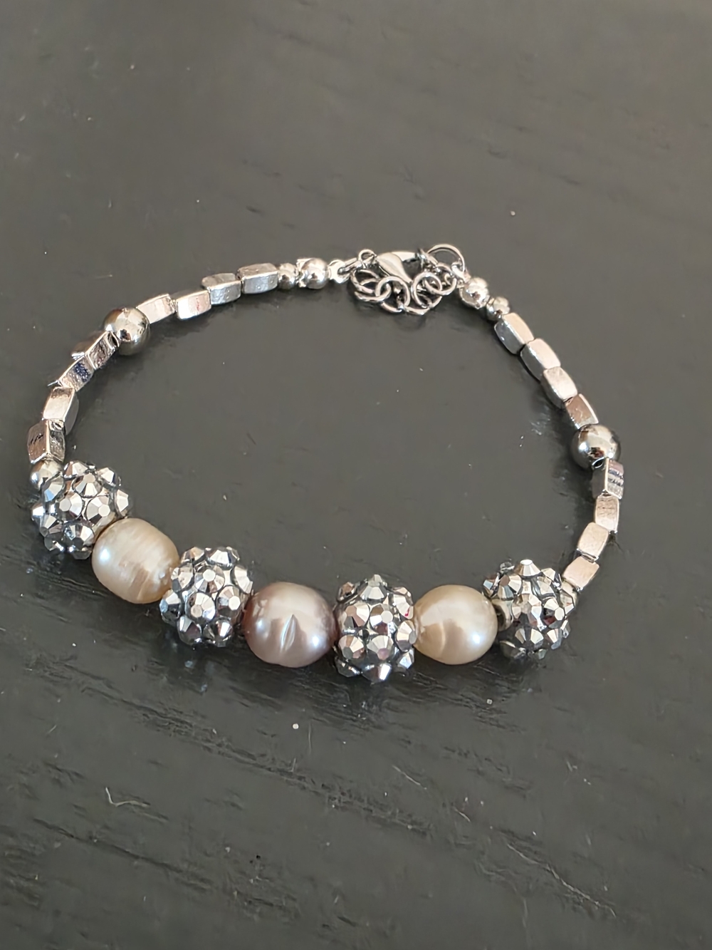 Elegant Pearl and Crystal Bead Bracelet - Silver Tone